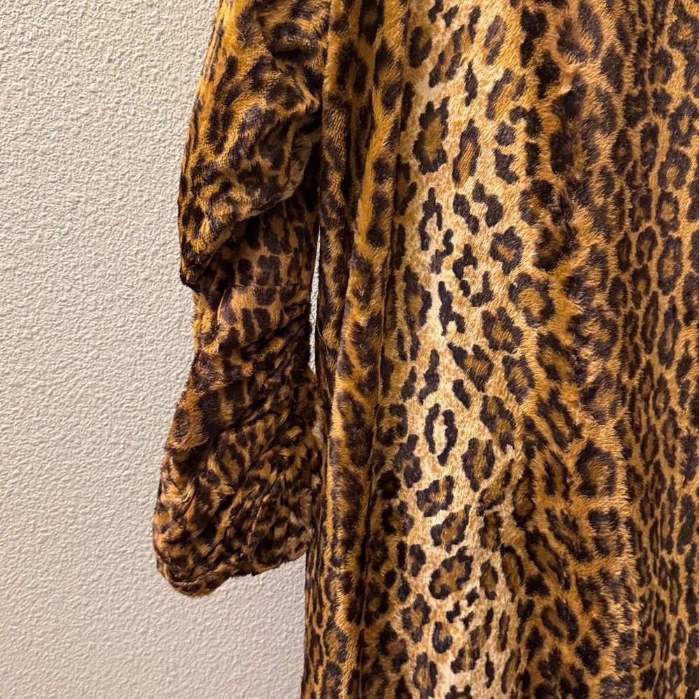 Vintage Cathy Waterman Leopard Print Long Coat with black velvet caplet - Picture 10 of 12